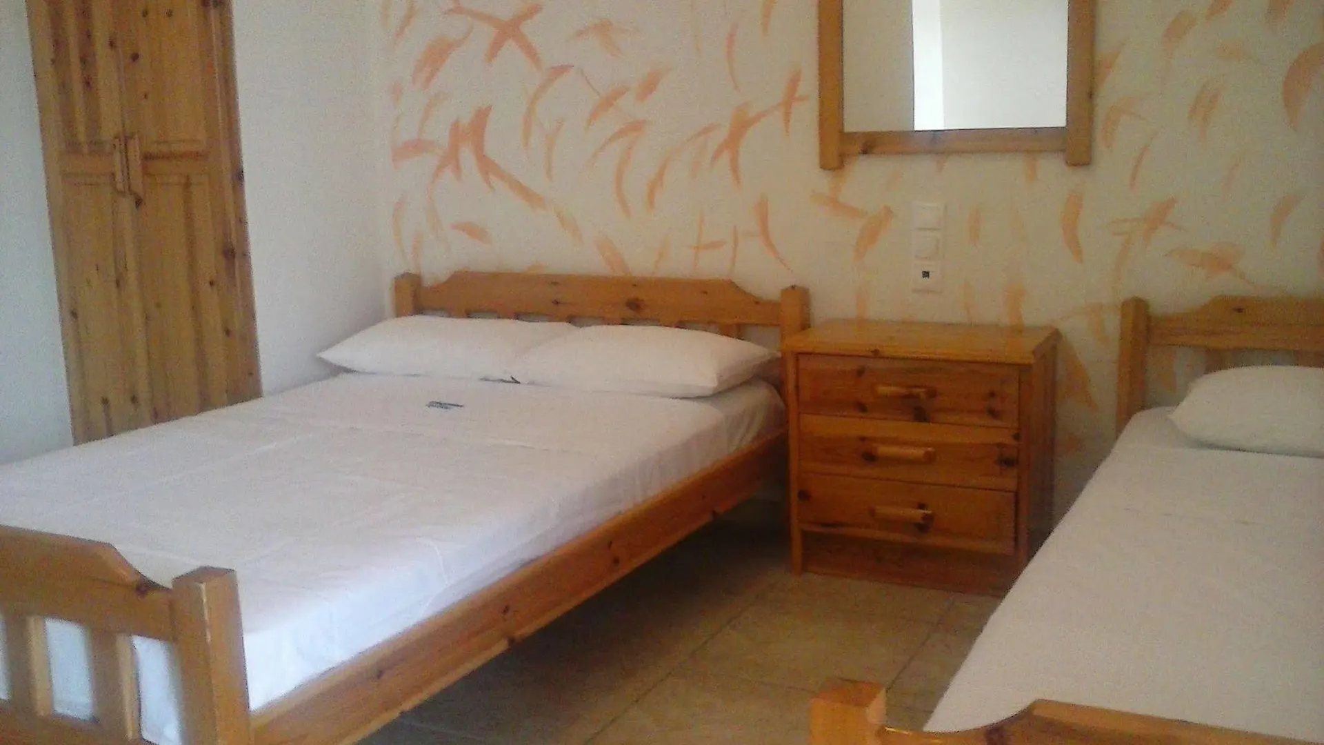 ** Pensjonat Verginarooms Nea Poteidaia Grecja